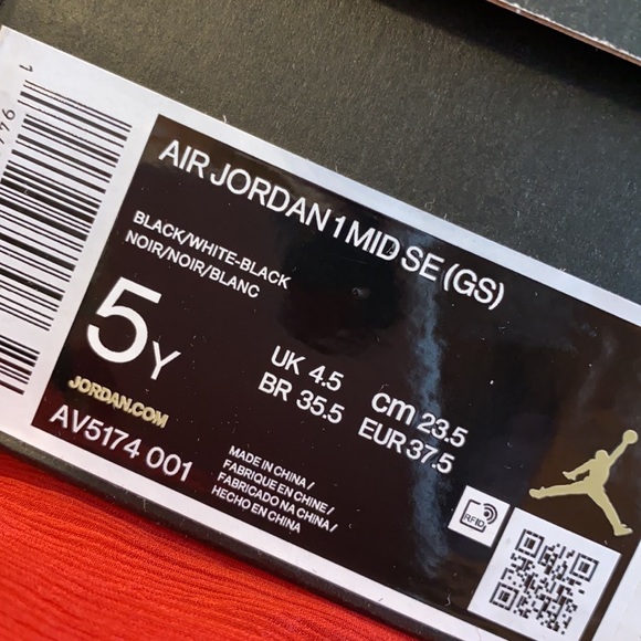 Jordan’s - Picture 4 of 4